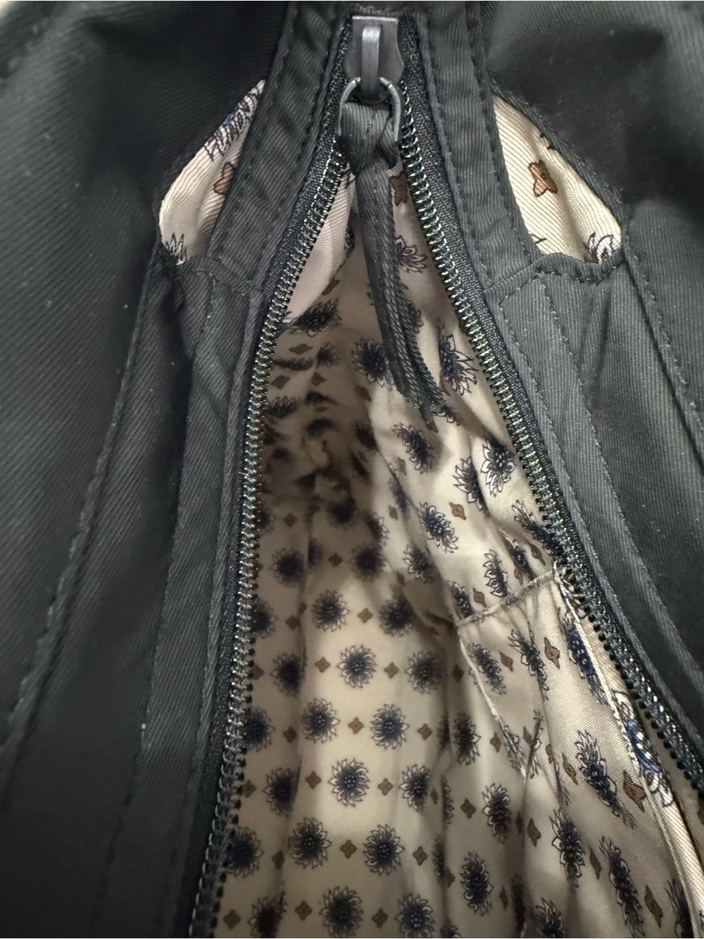 Vera Bradley Original Tote - Picture 5 of 8